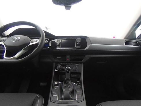 Used 2023 Volkswagen Jetta SE w/ Panoramic Sunroof Package FWD image 19