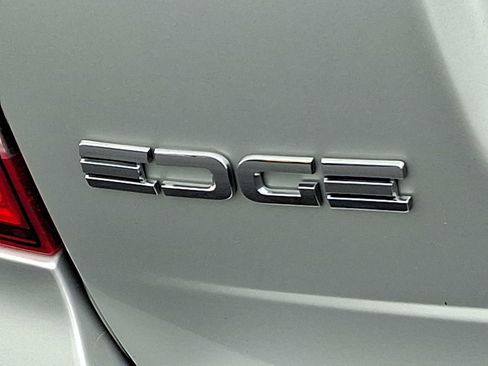 Used 2013 Ford Edge SEL image 30