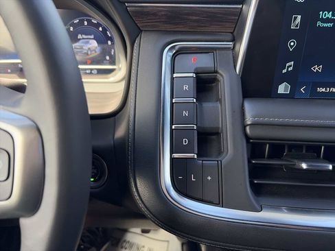 Used 2022 Chevrolet Tahoe LT w/ Luxury Package image 13