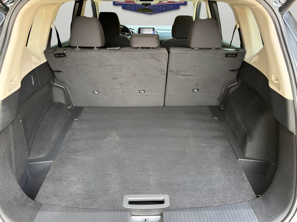 Used 2024 Nissan Rogue SV AWD/4WD image 6