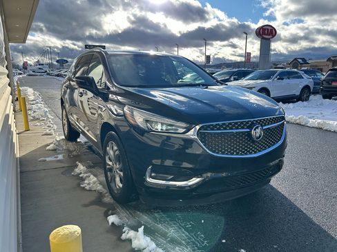 Used 2021 Buick Enclave Avenir image 3