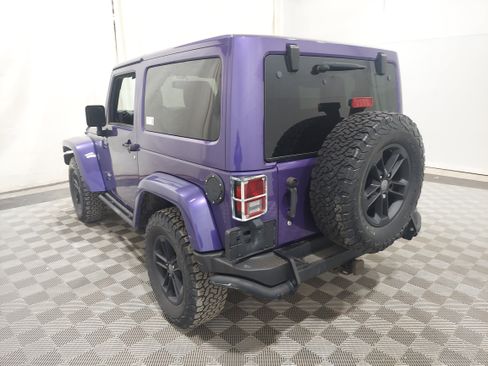 Used 2017 Jeep Wrangler Sahara AWD/4WD image 2