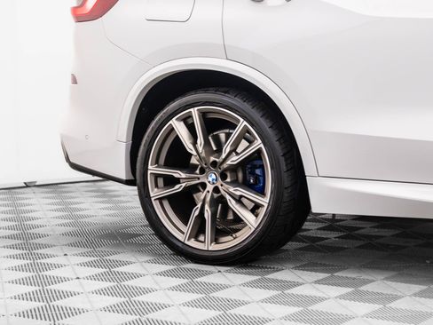 Used 2020 BMW X5 M50i w/ Executive Package image 40