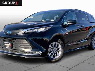 Used 2024 Toyota Sienna XLE video 1