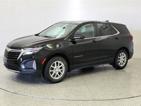 Used 2023 Chevrolet Equinox LT FWD image 3