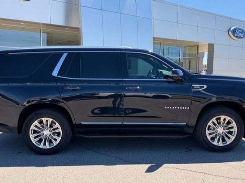 Used 2022 GMC Yukon SLT w/ SLT Premium Package AWD/4WD image 8