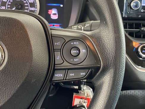 Used 2022 Toyota Corolla LE image 28