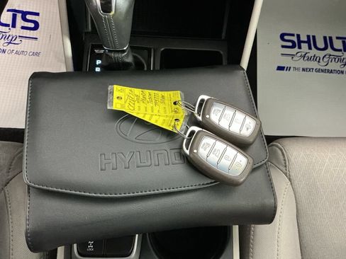 Used 2018 Hyundai Tucson Sport w/ Cargo Package AWD/4WD image 28