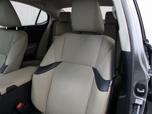 Used 2019 Lexus ES 350 w/ Premium Package image 21