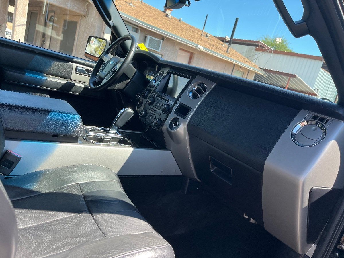 Used 2016 Ford Expedition Limited RWD image 38