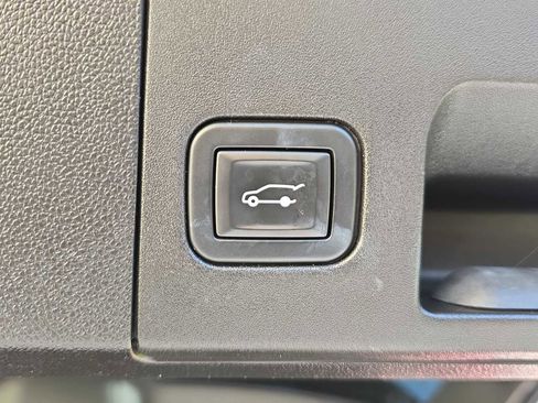 Used 2020 Cadillac XT4 Premium Luxury image 27