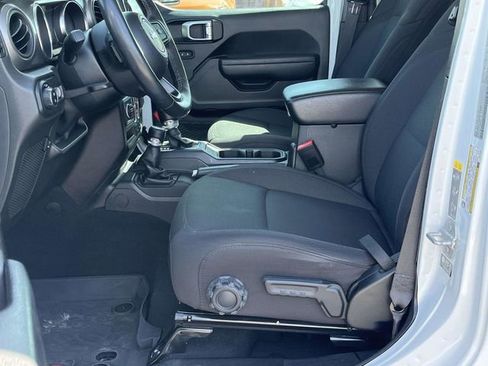 Used 2022 Jeep Gladiator Sport image 13