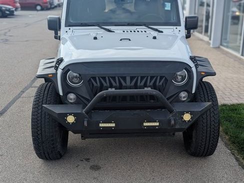 Used 2016 Jeep Wrangler Unlimited Sahara w/ Connectivity Group image 2