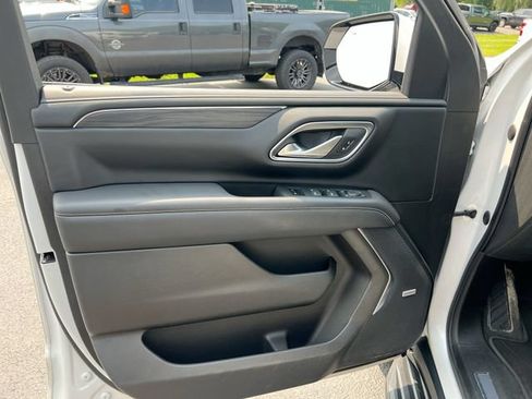Used 2021 GMC Yukon XL SLT w/ Rear Media and Nav Package AWD/4WD image 22