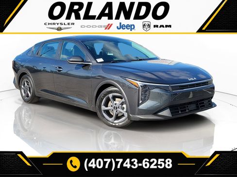 Used 2025 Kia K4 FWD image 1