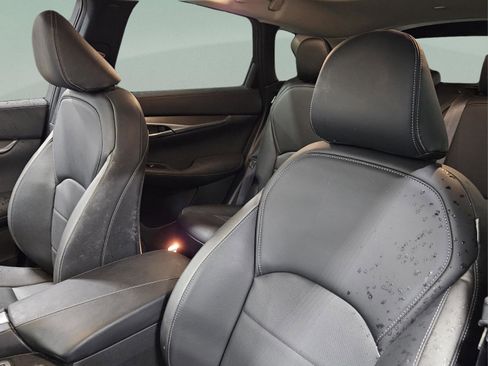 Certified 2025 INFINITI QX50 Luxe w/ Accent Package image 18