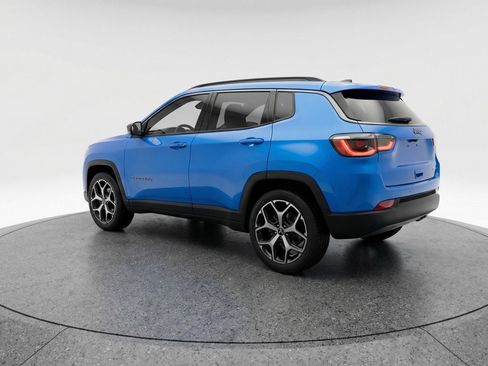 Used 2025 Jeep Compass Limited image 6