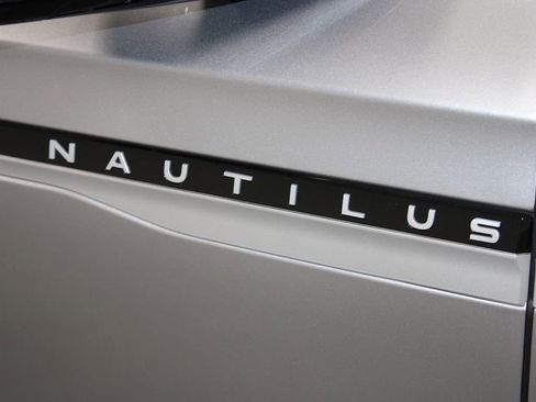 New 2026 Lincoln Nautilus Premier image 11