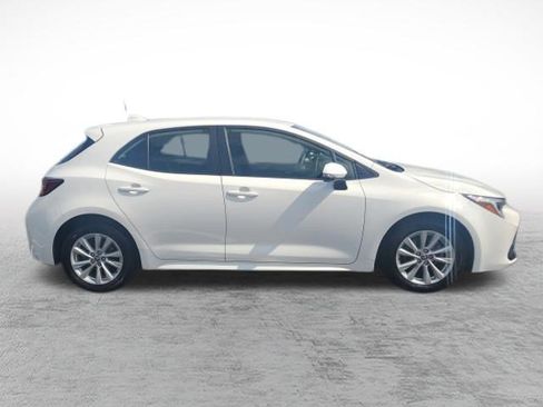 Certified 2025 Toyota Corolla SE w/ SE Package FWD image 4