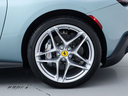 Certified 2025 Ferrari Roma Spider RWD image 42