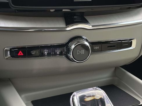 New 2026 Volvo XC60 T8 Ultra w/ Protection Package Premier AWD/4WD image 19