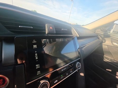 Certified 2018 Honda Civic EX image 18