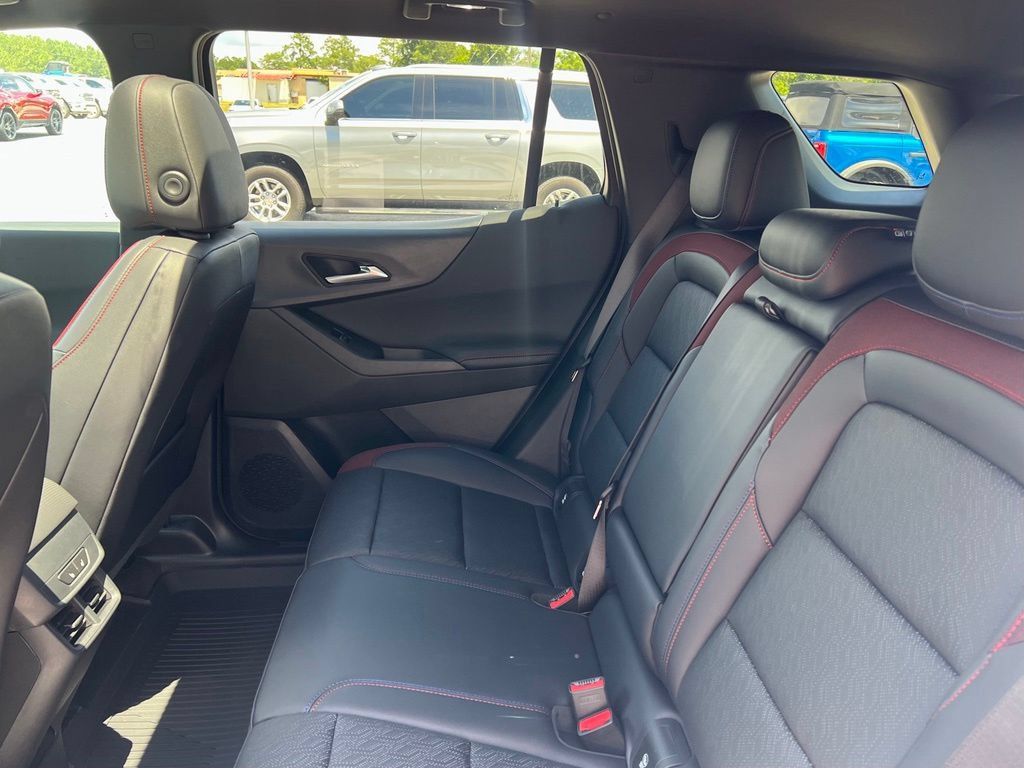 New 2026 Chevrolet Equinox RS w/ Convenience Package III FWD image 8