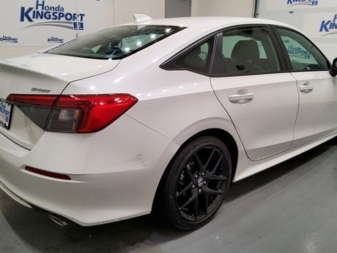 Used 2024 Honda Civic Sport image 3