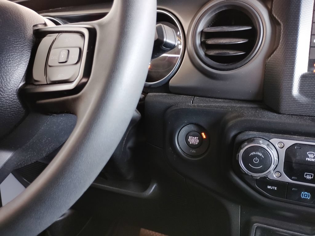 Used 2023 Jeep Wrangler Unlimited AWD/4WD image 30