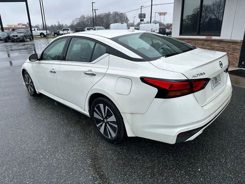 Used 2022 Nissan Altima 2.5 SV w/ SV Premium Package image 6