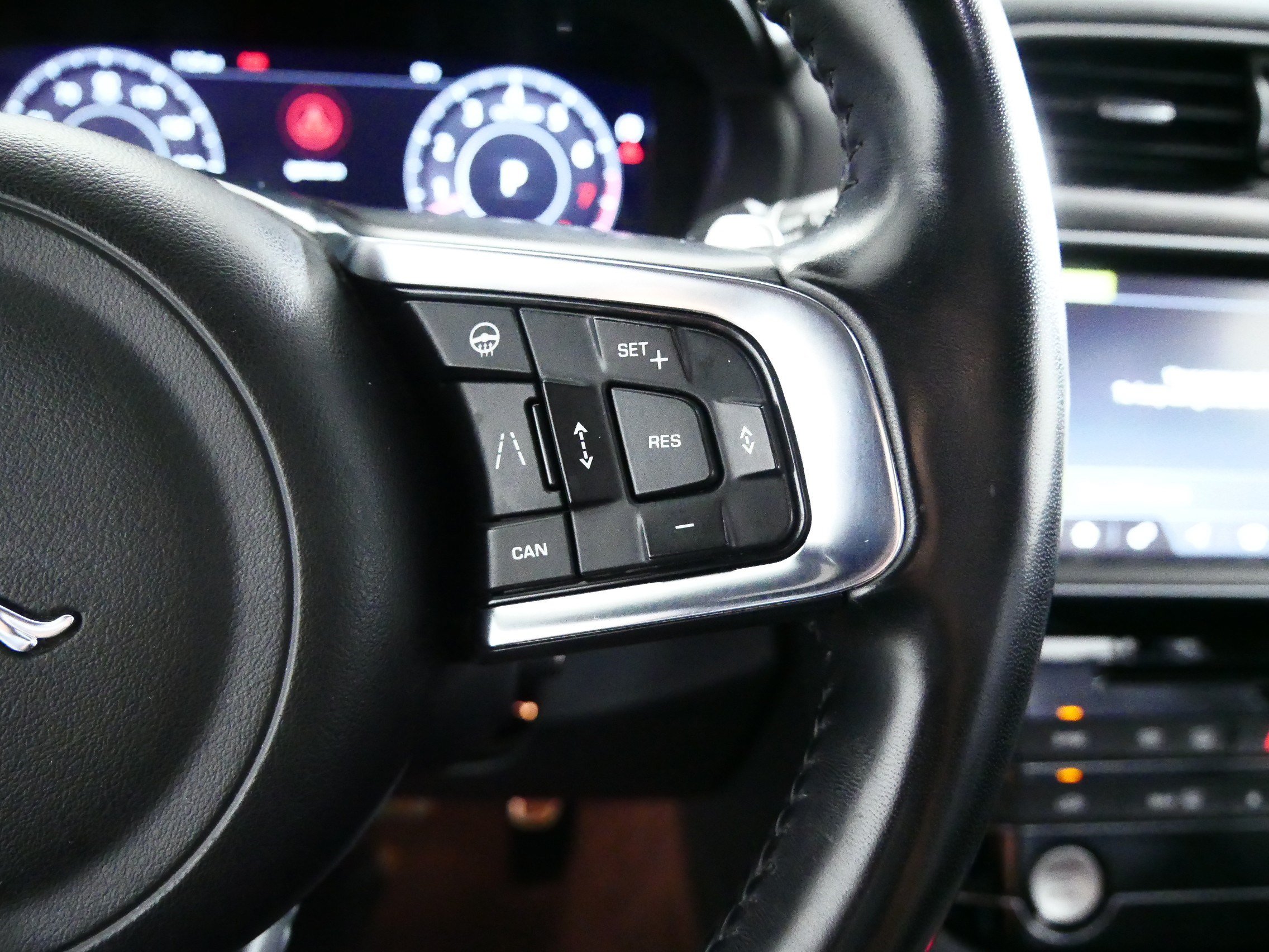 Used 2019 Jaguar F-PACE S AWD/4WD image 28