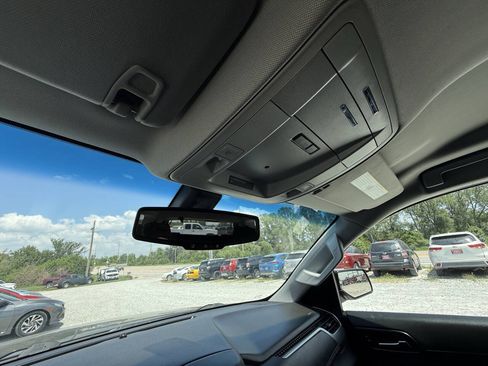 Used 2018 Chevrolet Tahoe LS AWD/4WD image 28