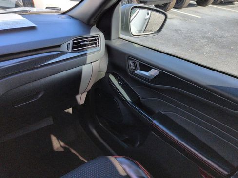 Certified 2025 Ford Escape ST-Line FWD image 16