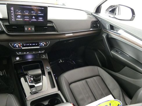 Used 2023 Audi Q5 2.0T Premium w/ Convenience Package AWD/4WD image 15