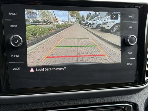 Used 2022 Volkswagen Atlas SEL Premium image 18