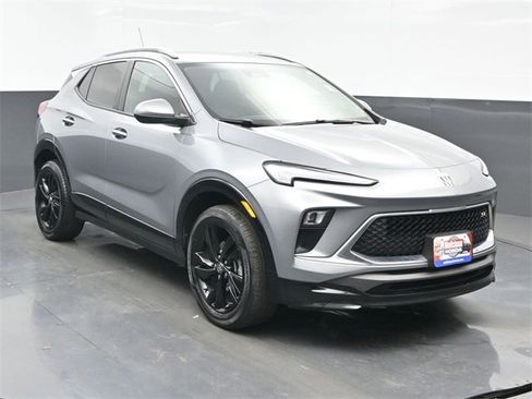 Used 2024 Buick Encore GX Sport Touring image 8