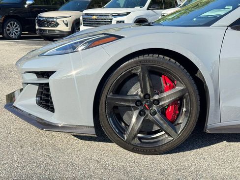 New 2025 Chevrolet Corvette E-Ray w/ ZER Performance Package image 11