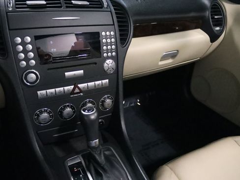 Used 2008 Mercedes-Benz SLK 350 image 50