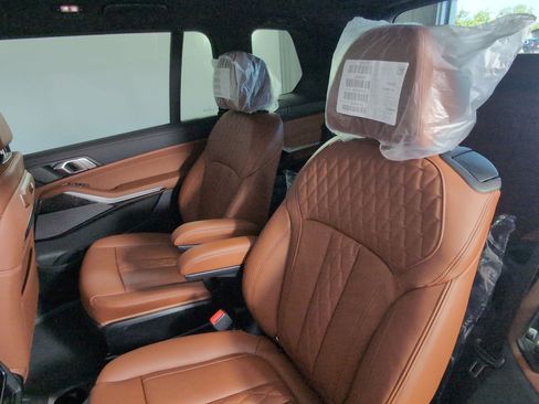New 2026 BMW X7 M60i image 28