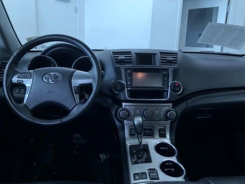 Used 2013 Toyota Highlander SE image 9