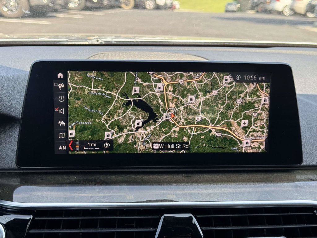 Used 2019 BMW 530i xDrive w/ Premium Package AWD/4WD image 4