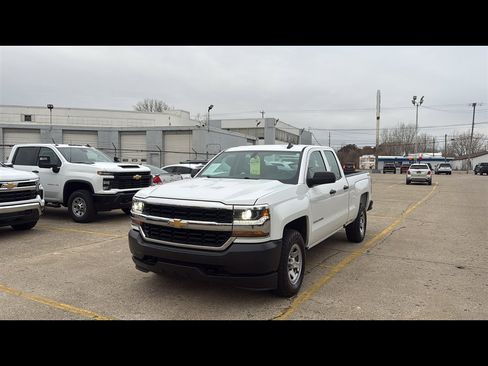 Used 2019 Chevrolet Silverado 1500 W/T image 2
