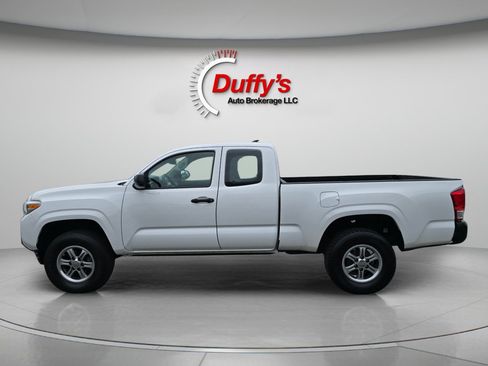 Used 2016 Toyota Tacoma SR RWD image 16