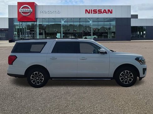 Used 2023 Ford Expedition Max XLT AWD/4WD image 6