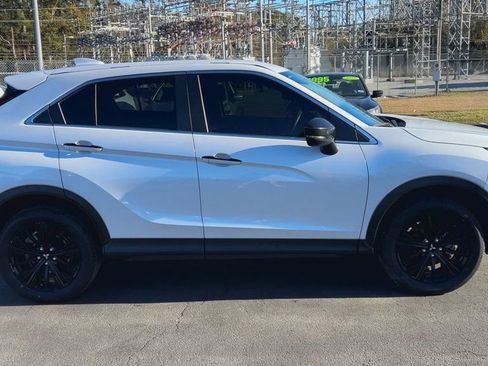 Used 2022 Mitsubishi Eclipse Cross LE image 9