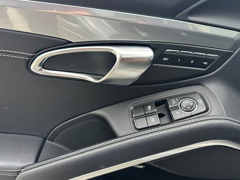 Used 2025 Porsche 718 Cayman image 12