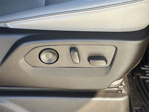 Used 2022 GMC Yukon SLT w/ SLT Premium Package image 31