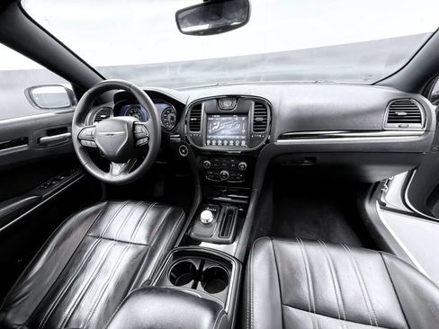 Used 2023 Chrysler 300 S RWD image 11