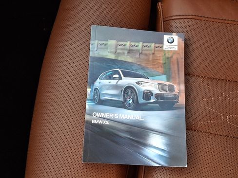 Used 2022 BMW X5 xDrive40i w/ M Sport Package image 26