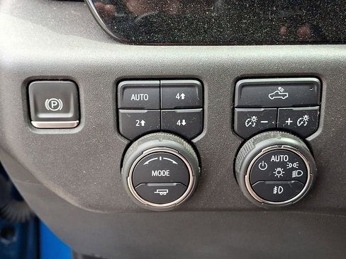 Used 2023 Chevrolet Silverado 1500 RST w/ Z71 Off-Road Package AWD/4WD image 29